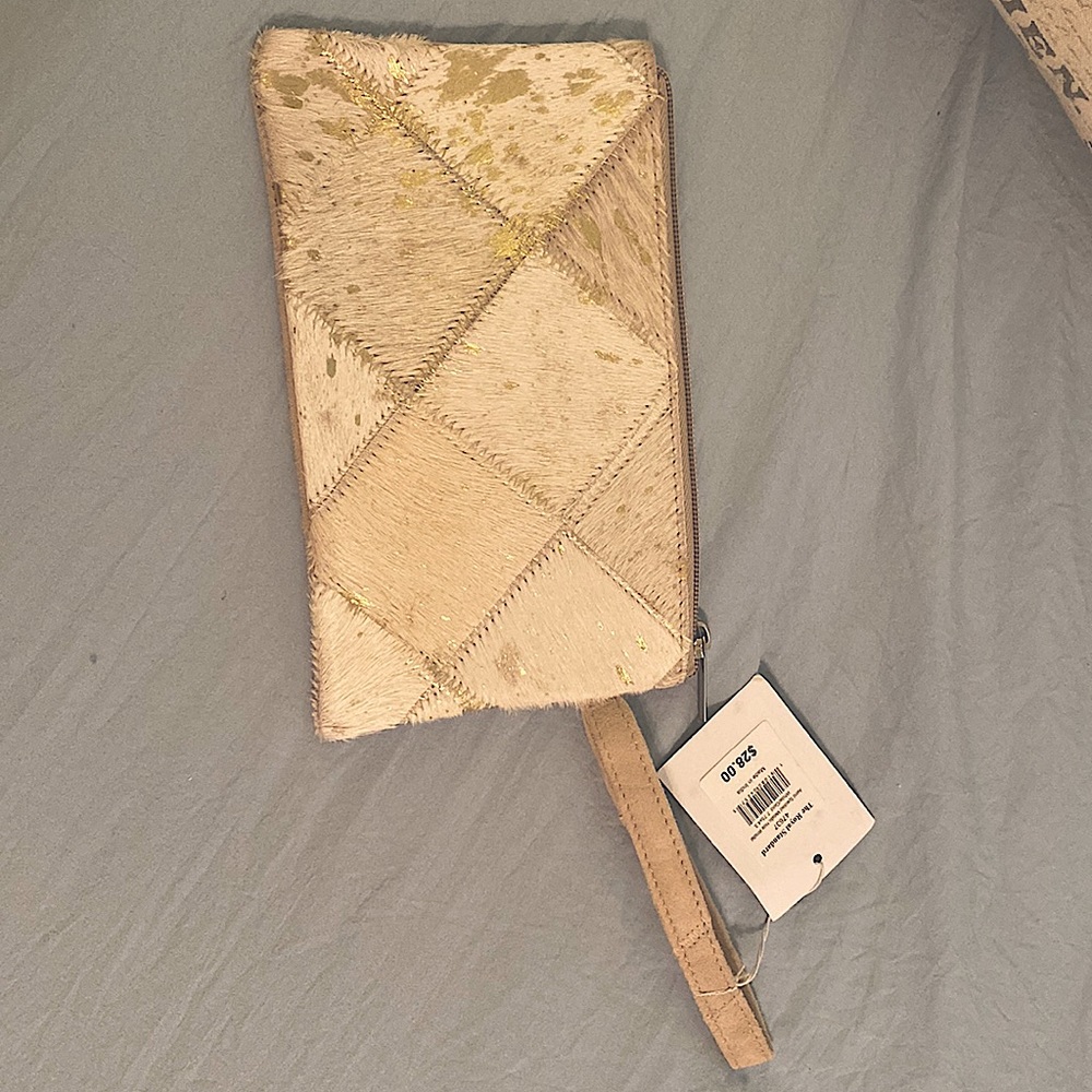 NWT Royal Standard Astrid Speckled Metallic Cowhide Wristlet White/Gold